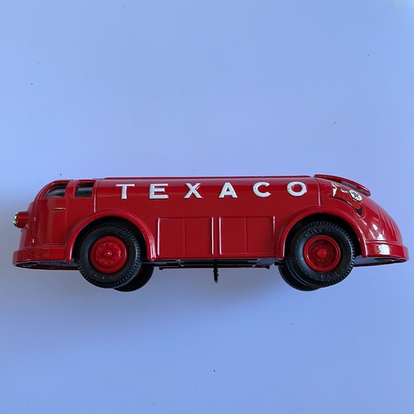Vintage 1934 Texaco Doodle Bug Diamond T Tanker Model In 1:43 Scale By Bizarre - Picture 8 of 11